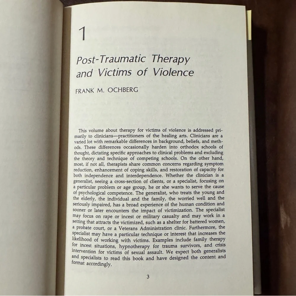 Post-Traumatic Therapy and Victims of Violence - Hardcover